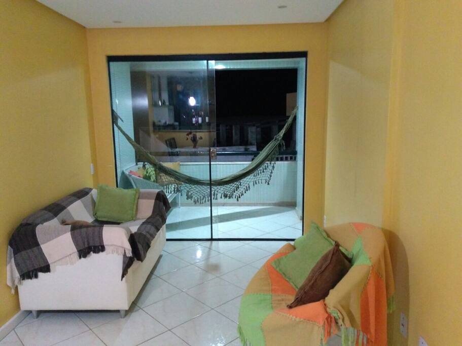 A sala pode colocar um colchão
