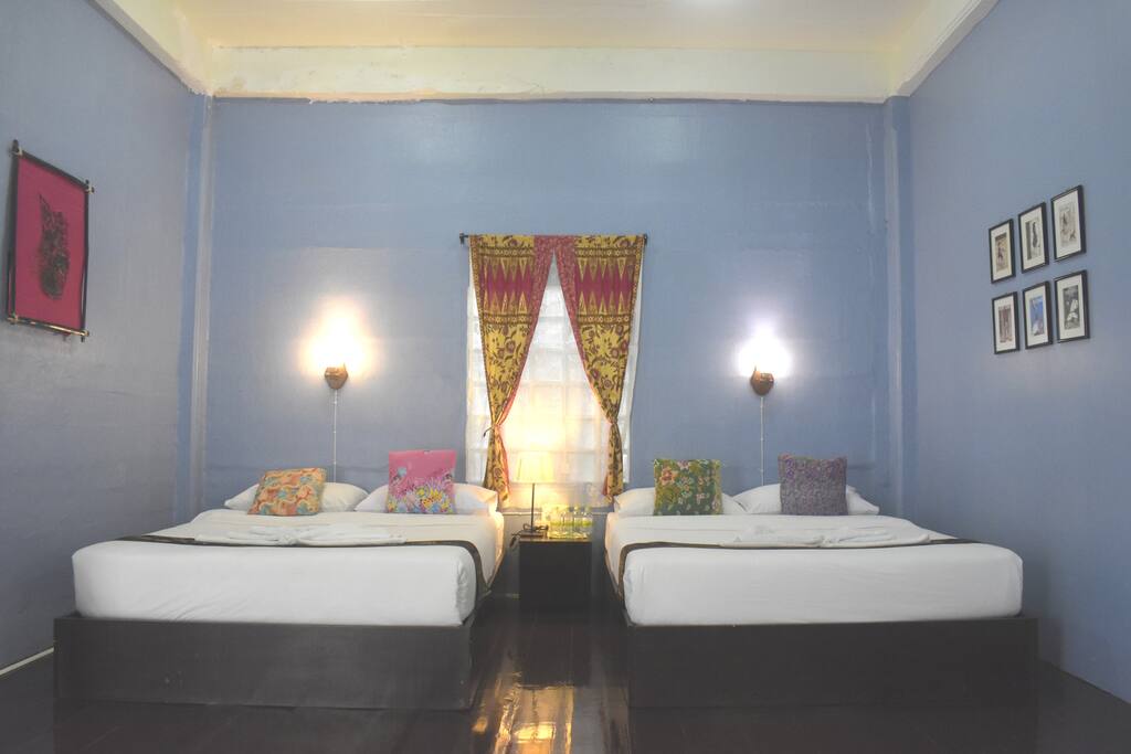 Family with 2 double beds