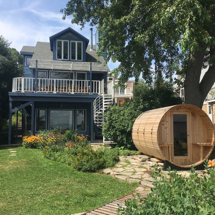 Lakefront downtown private 3 BR. Jacuzzi. Sauna. Suites à louer à