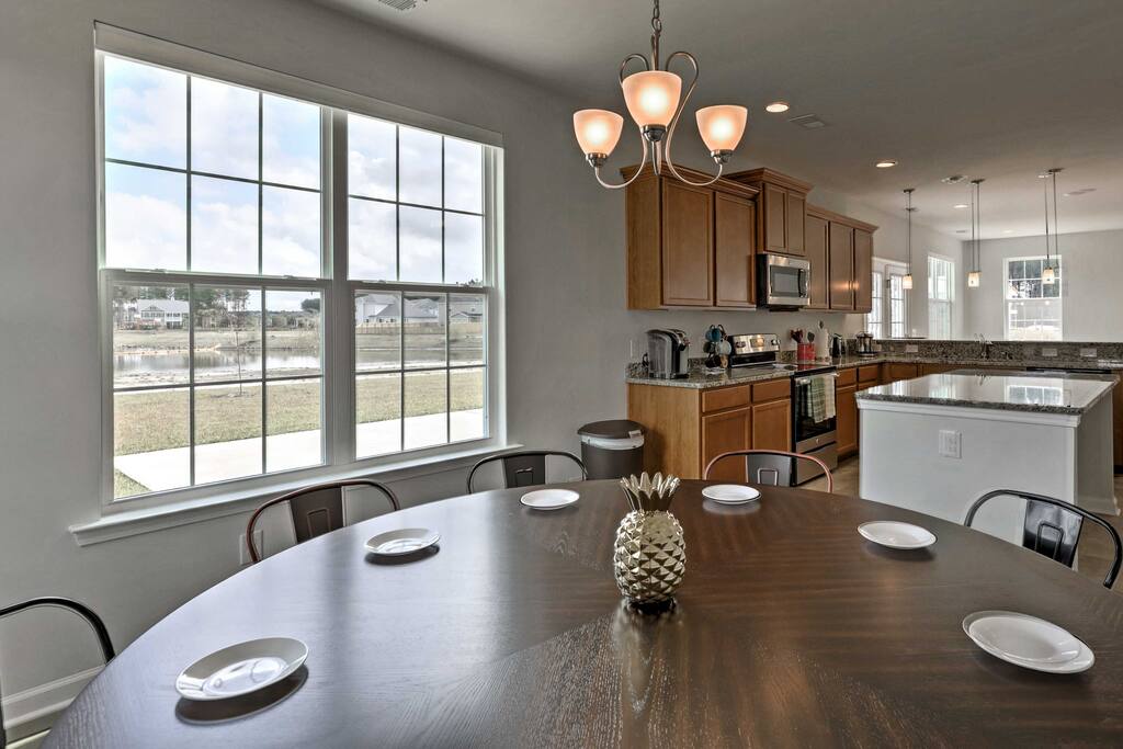 The 4,100 square feet of living space accommodates up to 10 guests!