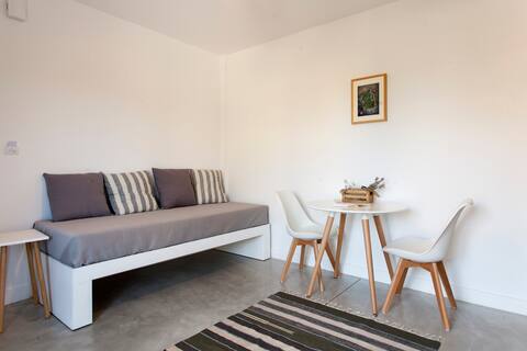 Axos Apartments Mint