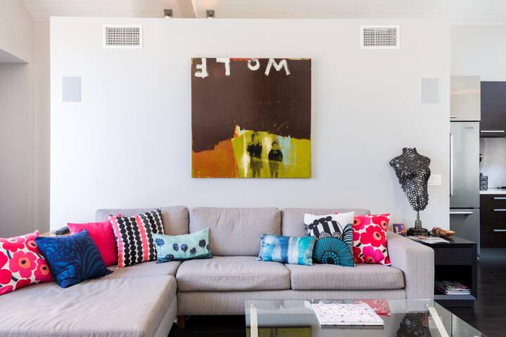 Stunning Three Bedroom Santa Monica Beach Home gallery image 4