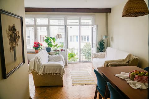 Big sunny room with balcony in the heart of Moda