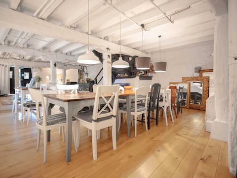 Mountain house for 12 housed in 260m