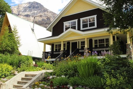 Glacier Lily Guesthouse