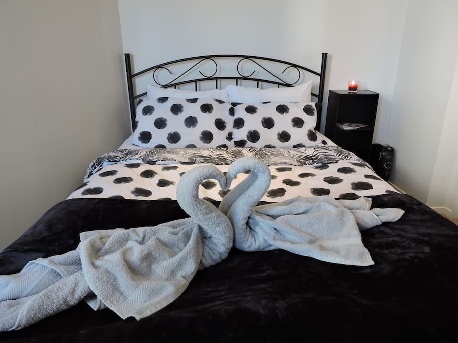 Queen size bed