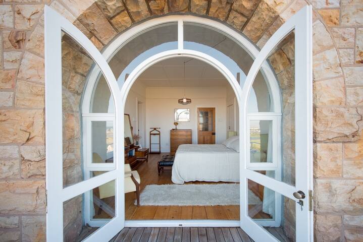 Majestic heritage mountainside home in Muizenberg gallery image 3