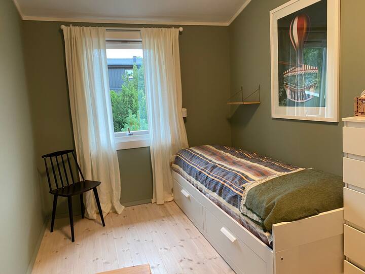 Bedroom 2/office, daybed that can be pulled out to a double bed.