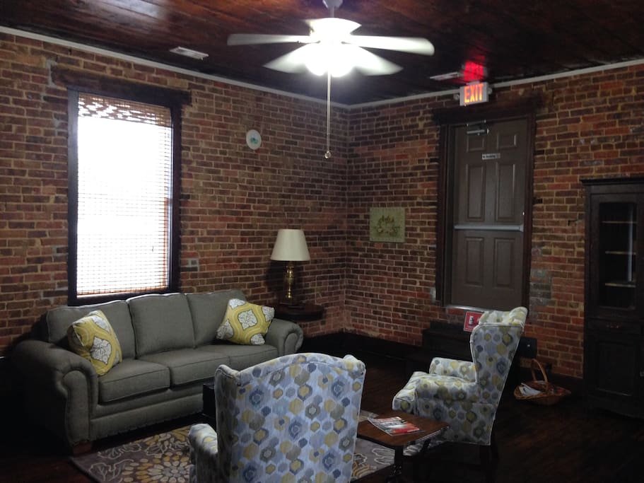 Living area with pull out sofa