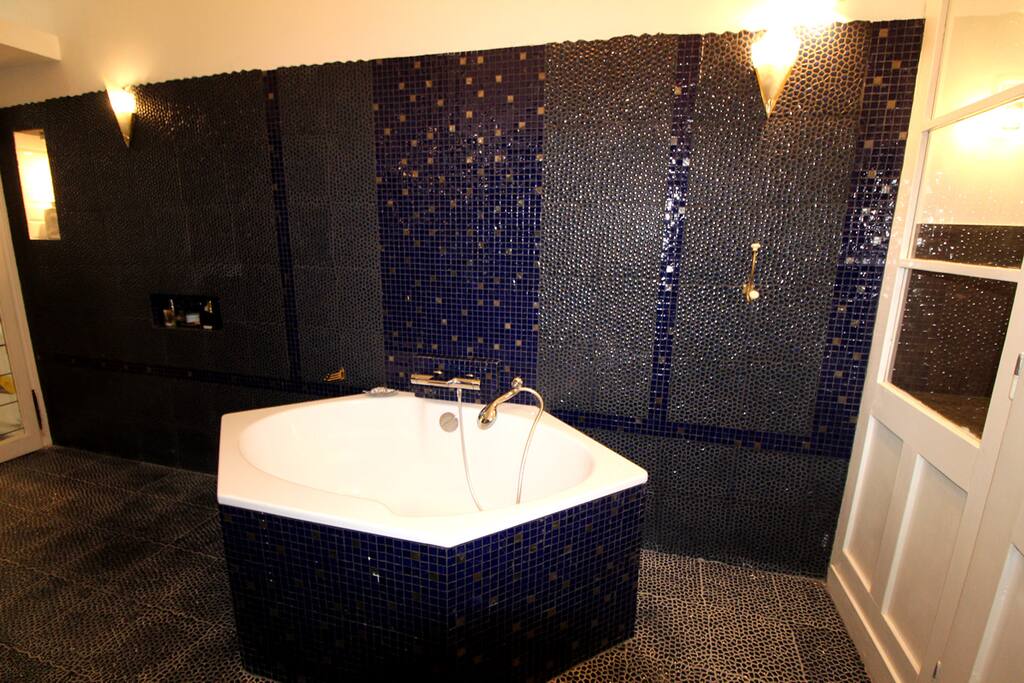 La baignoire hexagonale duo pool Kaldewei en fonte émaillée - The hexagonal duo pool bath Kaldewei