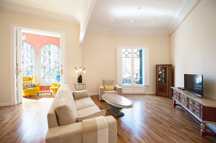 Three bedroom apartment Carrer Valencia YouStylish gallery image 3