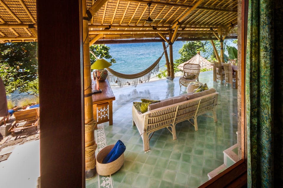 Villa Makara, a bamboo beach house facing Lombok, Abang, Bali, Indonesia, photo 5 of 10