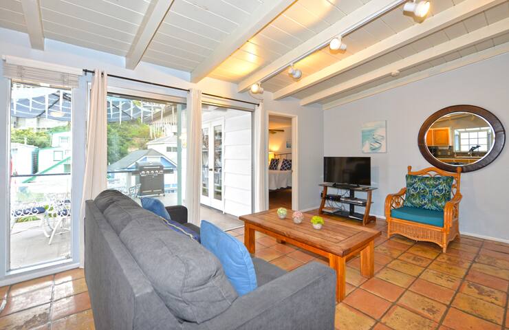 211CL-Upper-Home close to beach+Deck+Golf gallery image 3