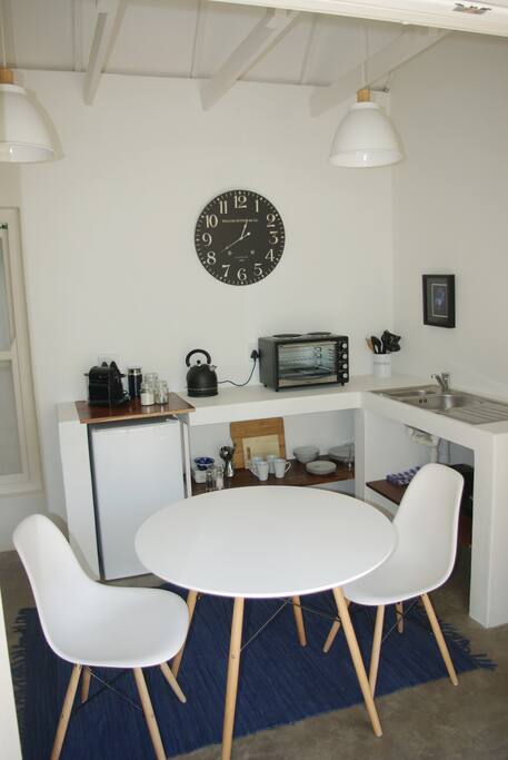 The kitchen / breakfast area