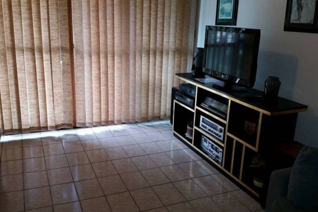 Sala de estar, acesso à varanda