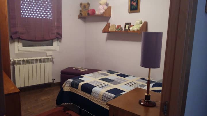 Third bedroom.
105 cm bed.
Cozy comfortable.