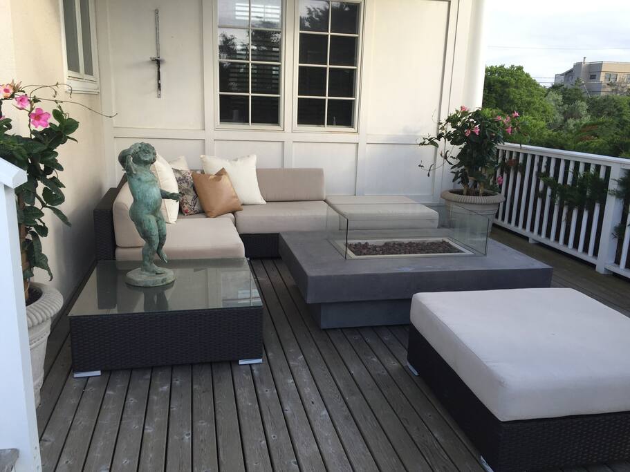 Outdoor seating with firepit