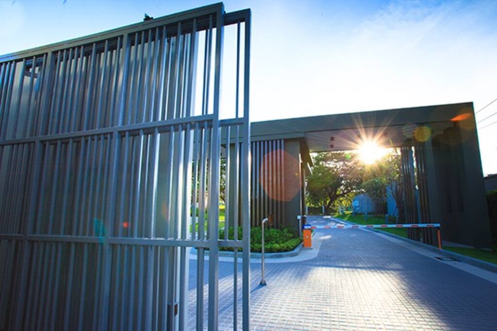 Double Gate, best security guard.