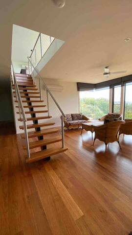 Premium 4-BDR house 150 metres to Fairhaven Beach gallery image 3