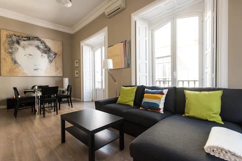 Successful Airbnb property: Beautiful and bright apartment Plaza de San Pedro in Alfalfa