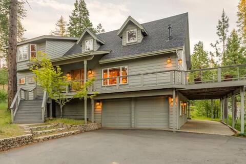 *BLUEBIRD RIDGE* POOL TBL, HUGE DECK, KID FRIENDLY