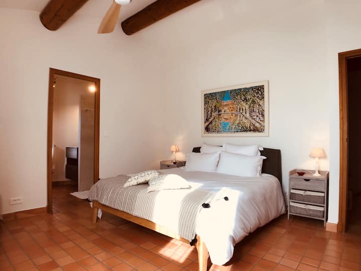 Floor: The Main Suite with private and independent shower room/toilet.