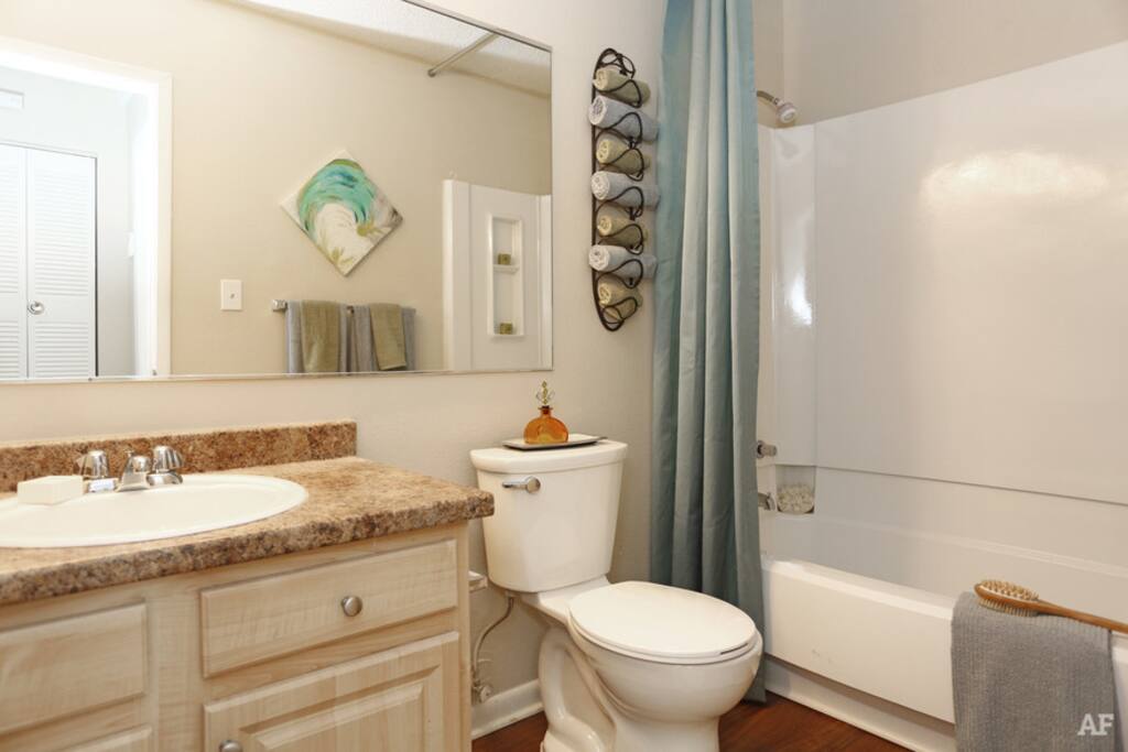 Full bathroom