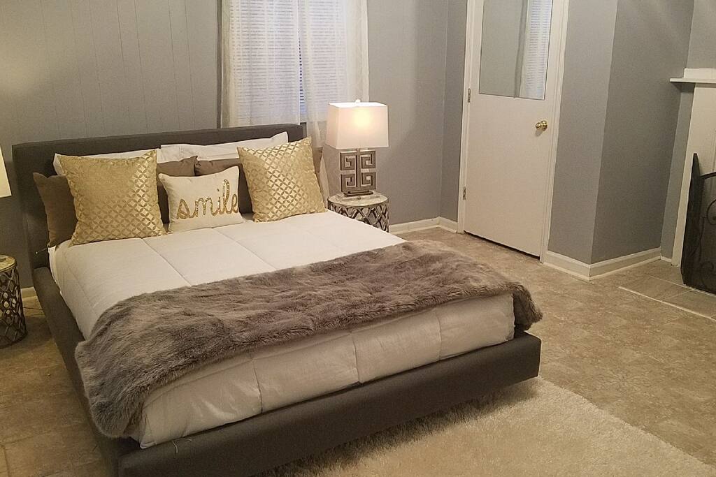 Queen Platform bed