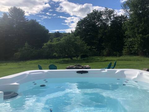 Modern Riverside in Orchard, Hot tub and Firepit