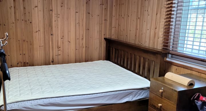 Chumba chenye Kitanda cha Watu Wawili