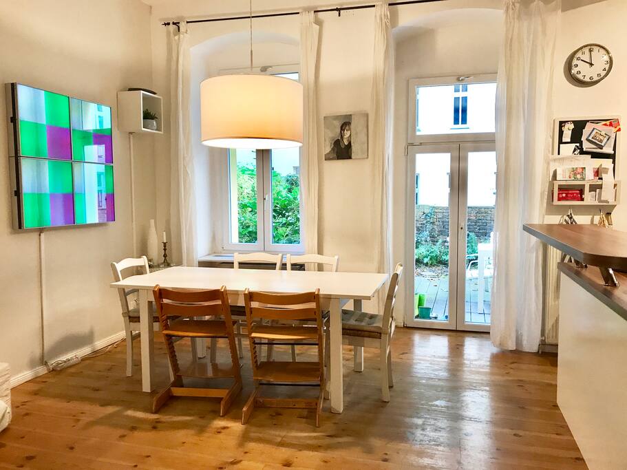 dining area with access to the terrace