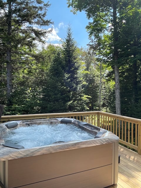 Escape to ADK : Your Luxury Retreat Awaits!