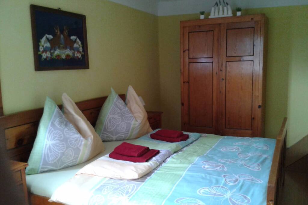 Schlafzimmer 2