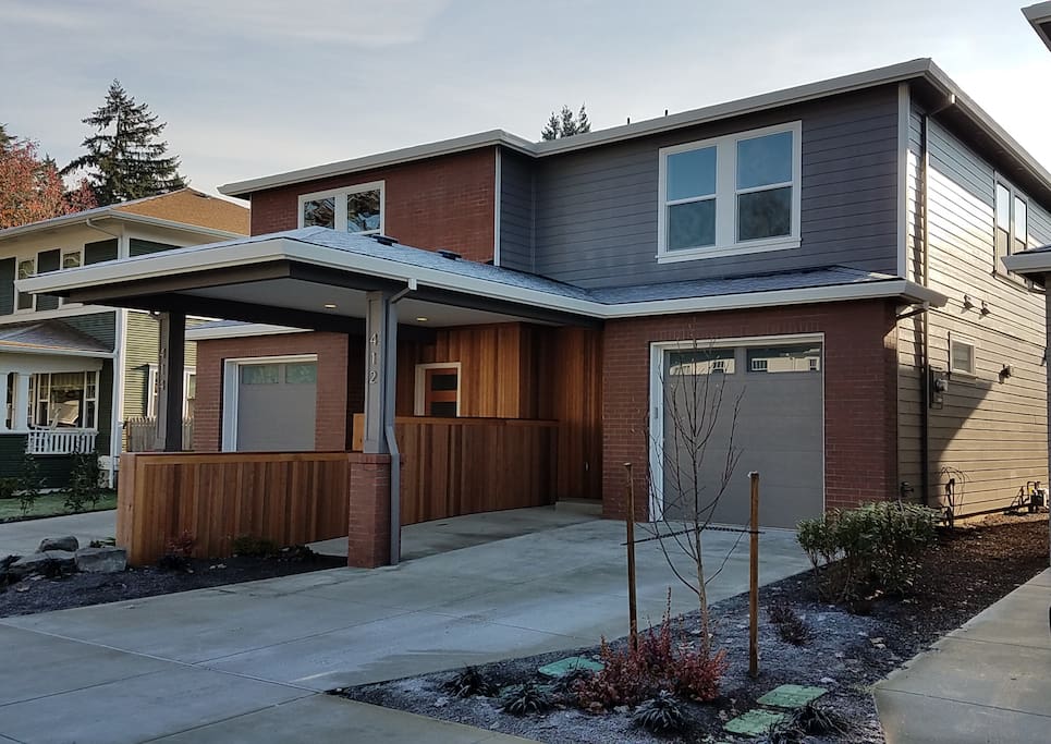 Beautiful Townhouse Downtown Townhouses for Rent in Silverton, Oregon