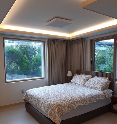 "Jinju Sujijeongwon" #Heal in a spacious and comfortable countryside garden for only one day. Pet-fr