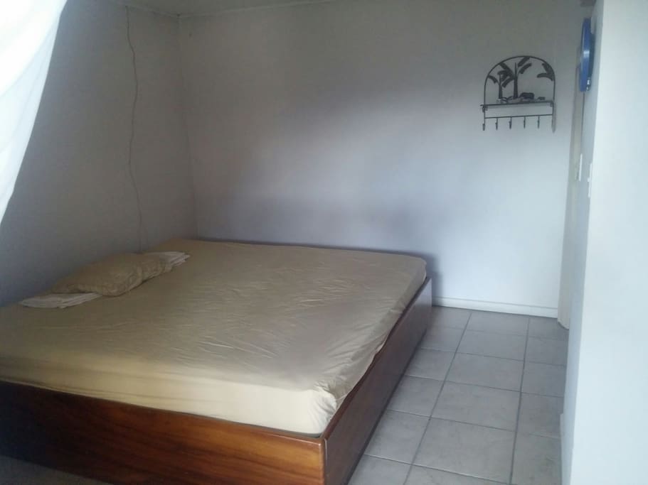 The room//El cuarto