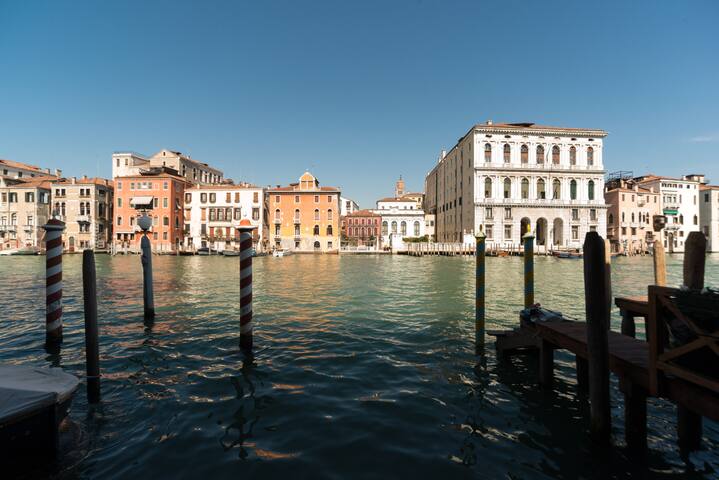 Grand Canal next to Guggenheim gallery image 5