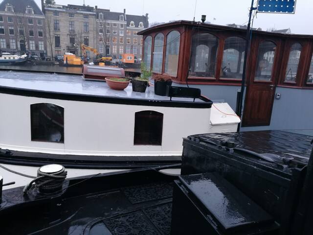 Hermitage museum boat with amstel river vieuw gallery image 3