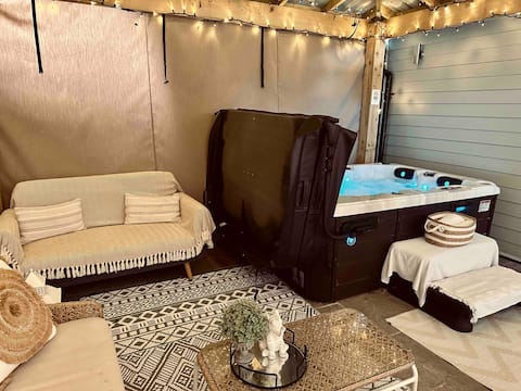 Cosy Cabin with Private Hot tub | Isle of Wight