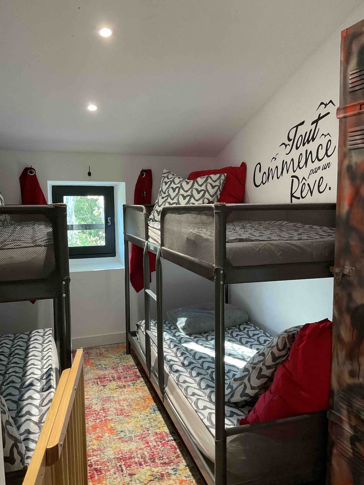 The "bedroom" separates  the 2 bedrooms on the 2nd floor 