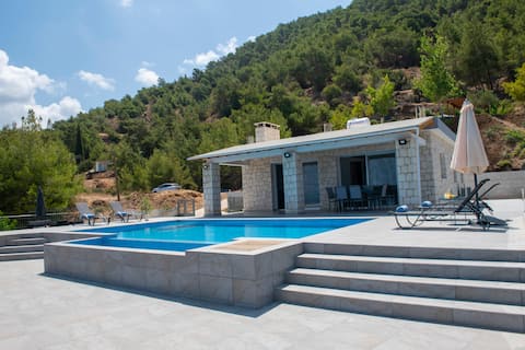 Villa Paradise Blue Amazing Sea and Mountain Views