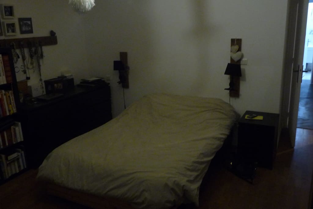 Chambre 1 avec lit 2 places.