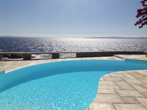 Luxury Waterfront Villa ,Kea