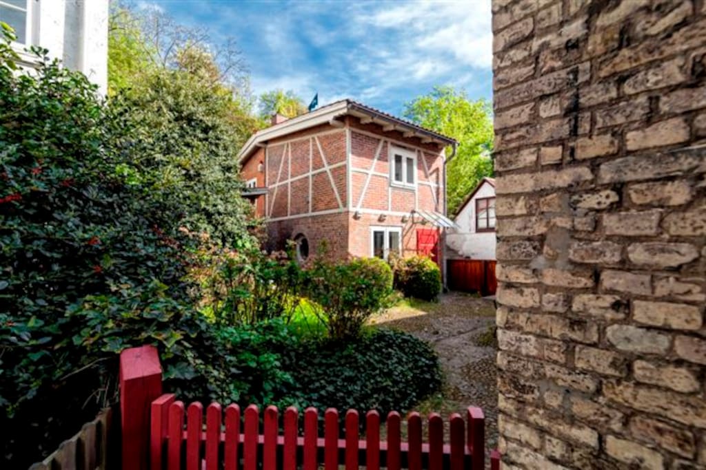 Eigenes kleines Haus an der Elbe / Övelgönne - Gästehäuser ...