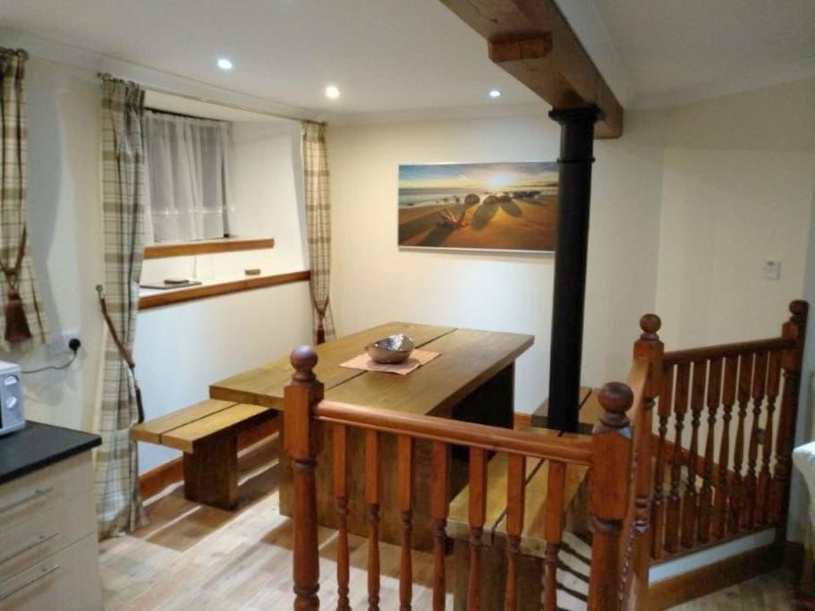 Kitchen dining area