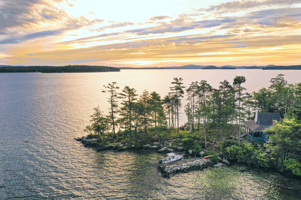 The Most Amazing place on Earth Houses for Rent in Gilford, New