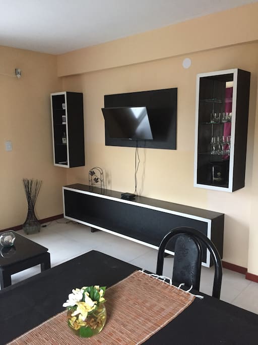 living comedor. led tv con directv