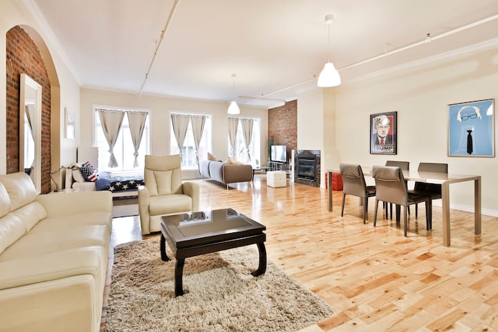 AMAZING LOCATION OLD MONTREAL LOFT!