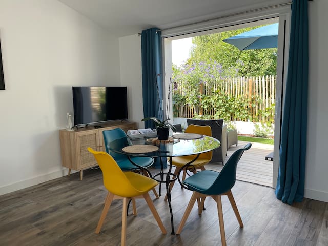 Entire home with Studio bedrooms in Noirmoutier - Studio au calme à l’orée du bois des Eloux  3*
