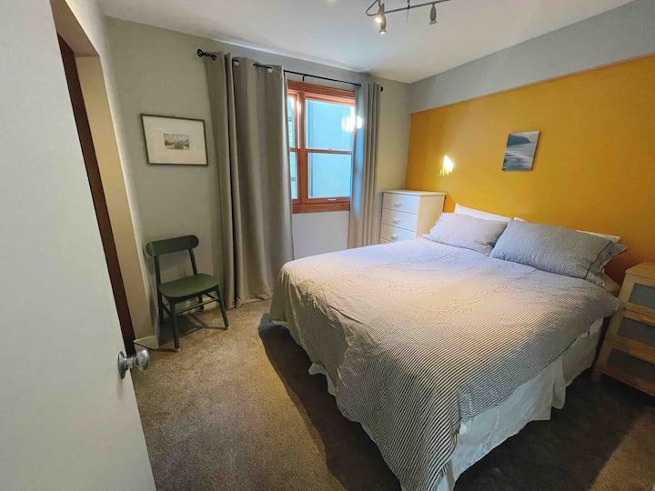 Საძინებელი 2 (საწოლი 152 × 203 სმ) - ზედა დონე